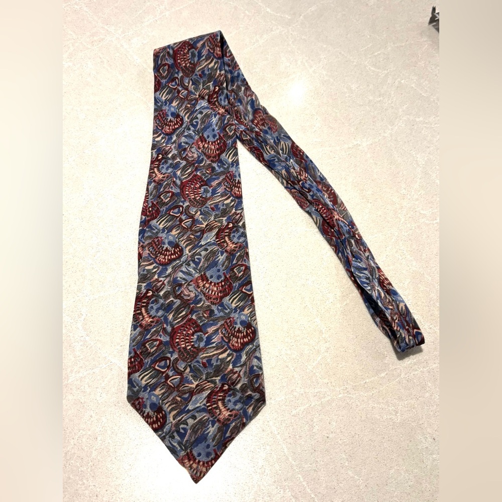 Oleg Cassini Blue and Red Paisley Men's Tie Vintage 100% Silk